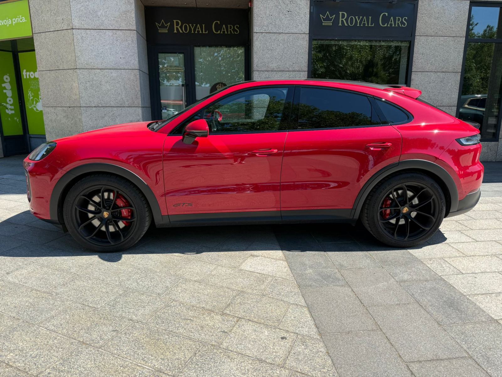 PORSCHE CAYENNE GTS COUPE - 2024 GOD - SPORT PAKET - U PDVU!, fotografija 10