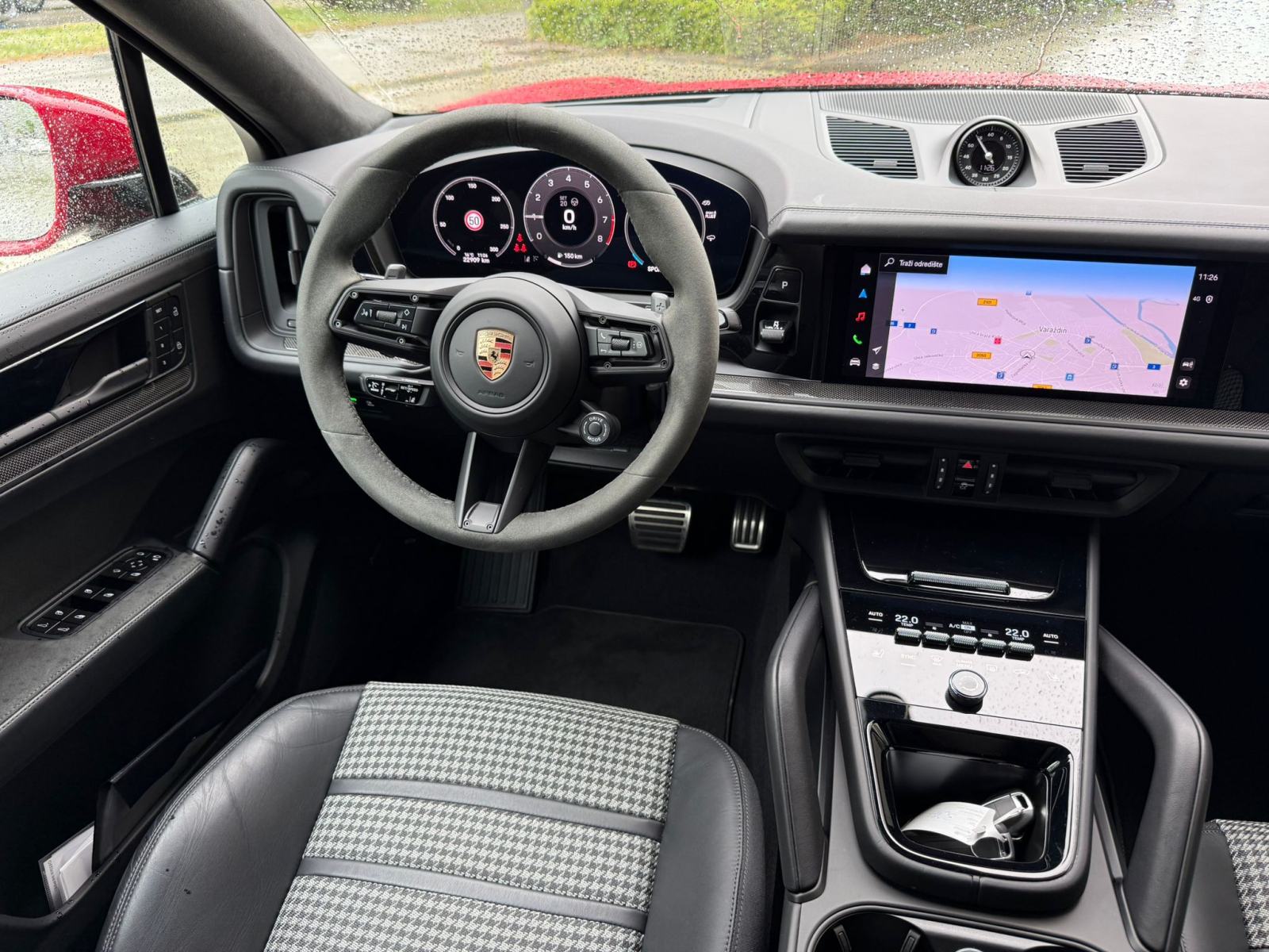 PORSCHE CAYENNE GTS COUPE - 2024 GOD - SPORT PAKET - U PDVU!, fotografija 19