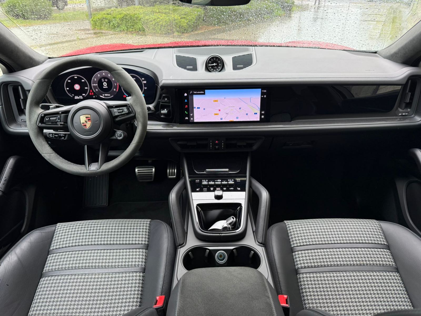 PORSCHE CAYENNE GTS COUPE - 2024 GOD - SPORT PAKET - U PDVU!, fotografija 18