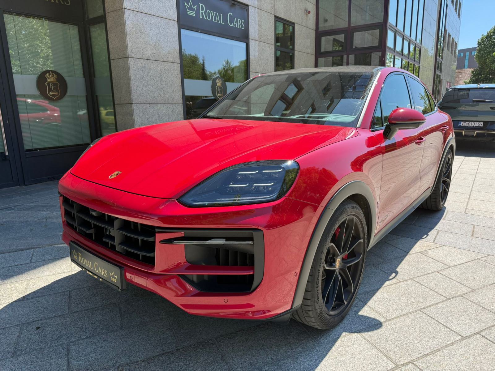PORSCHE CAYENNE GTS COUPE - 2024 GOD - SPORT PAKET - U PDVU!, fotografija 2