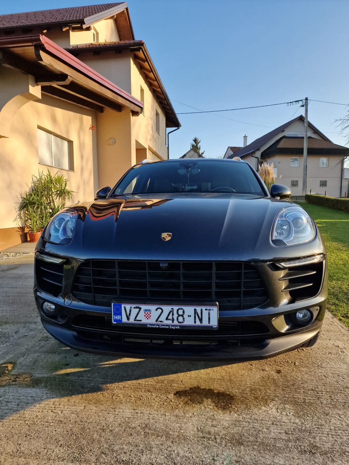 Porsche Macan 2,0 PDK, fotografija 3