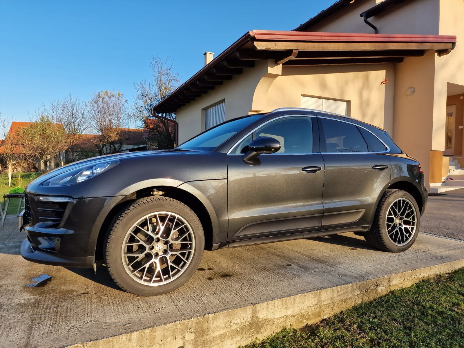 Porsche Macan 2,0 PDK, fotografija 5