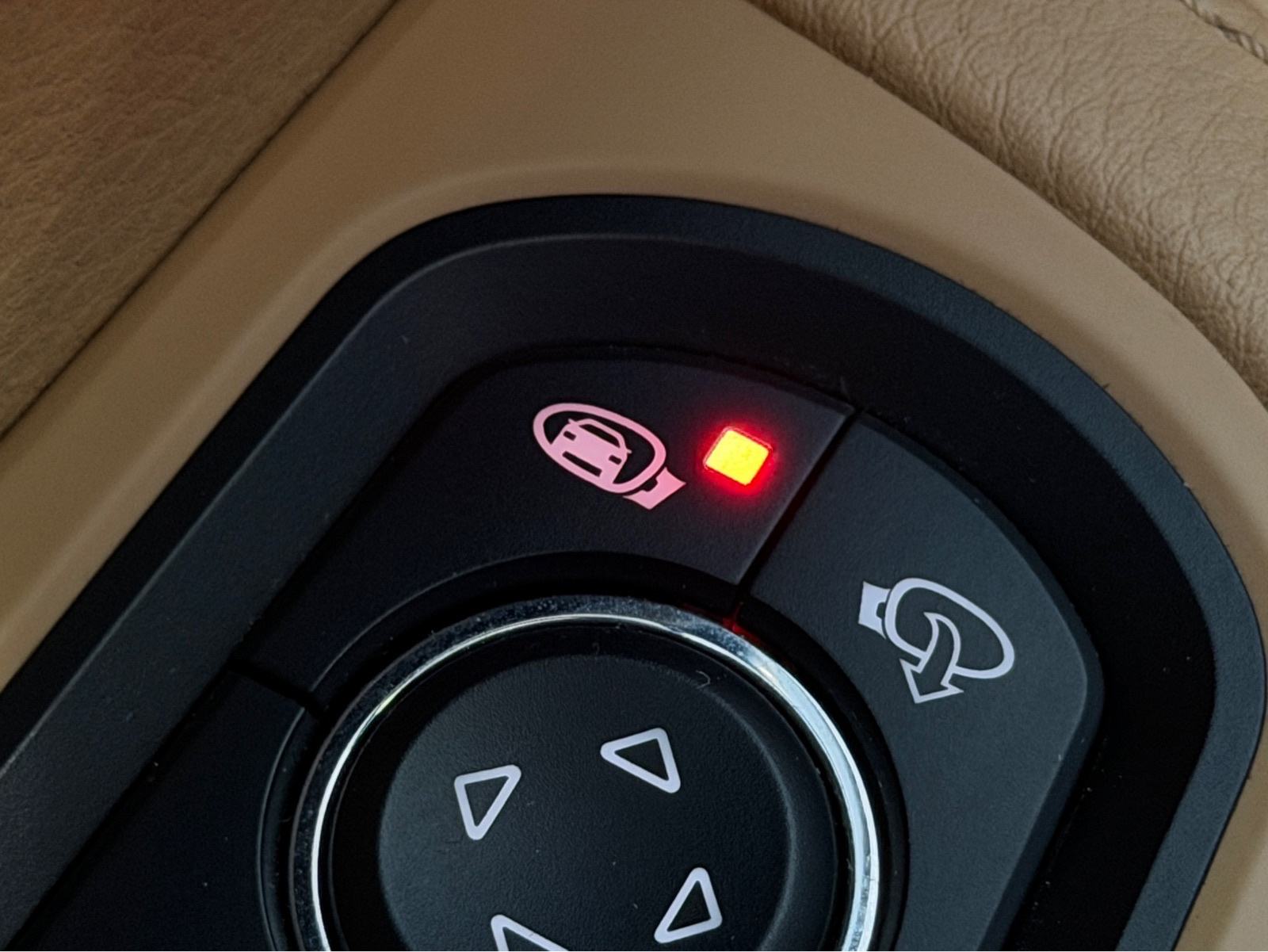 Porsche Macan 2.0 PANORAMA,BOSE,KAMERA,KEYLESS,KOŽA,REG. DO 11/2026!, fotografija 14