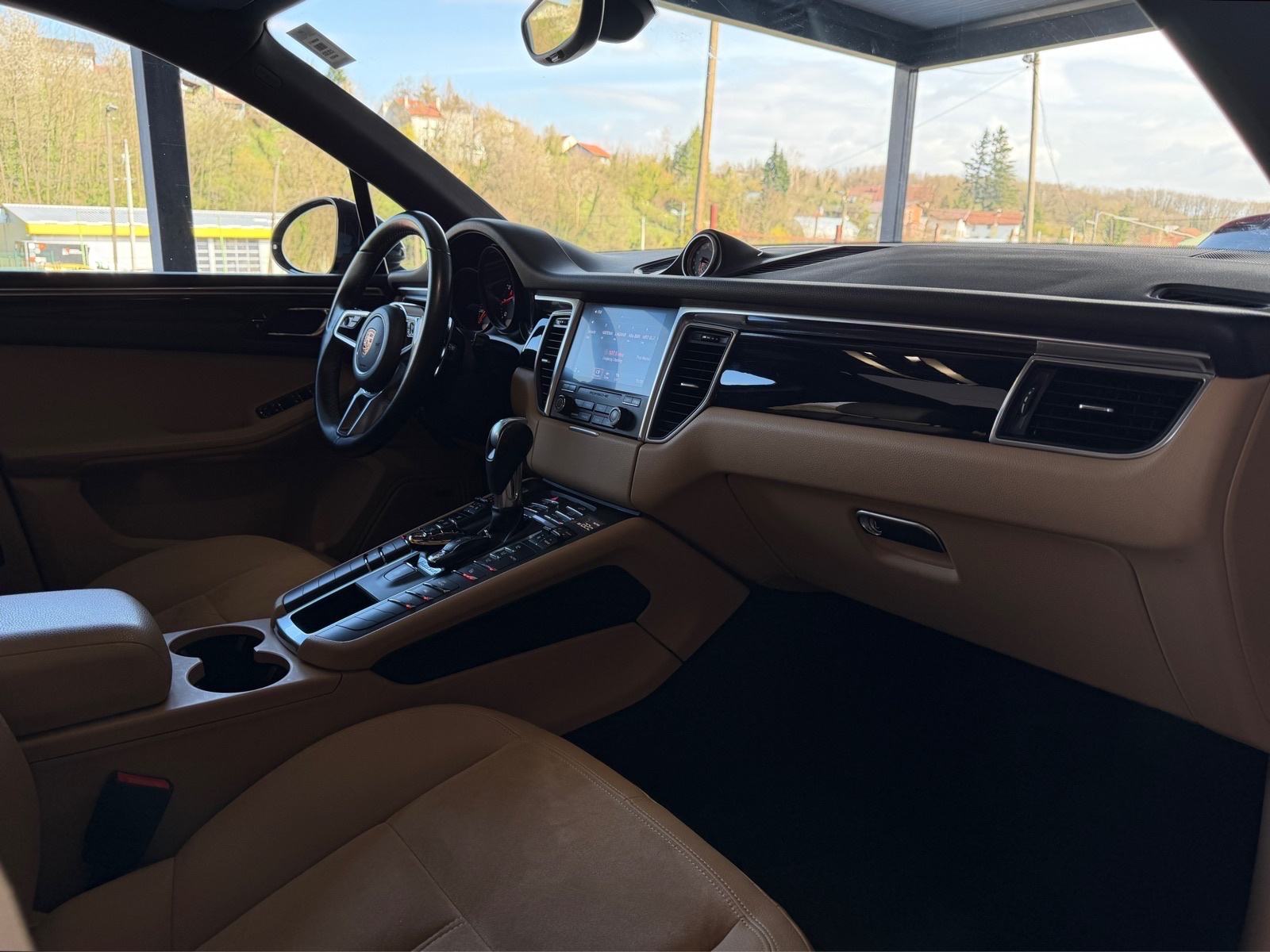 Porsche Macan 2.0 PANORAMA,BOSE,KAMERA,KEYLESS,KOŽA,REG. DO 11/2026!, fotografija 5