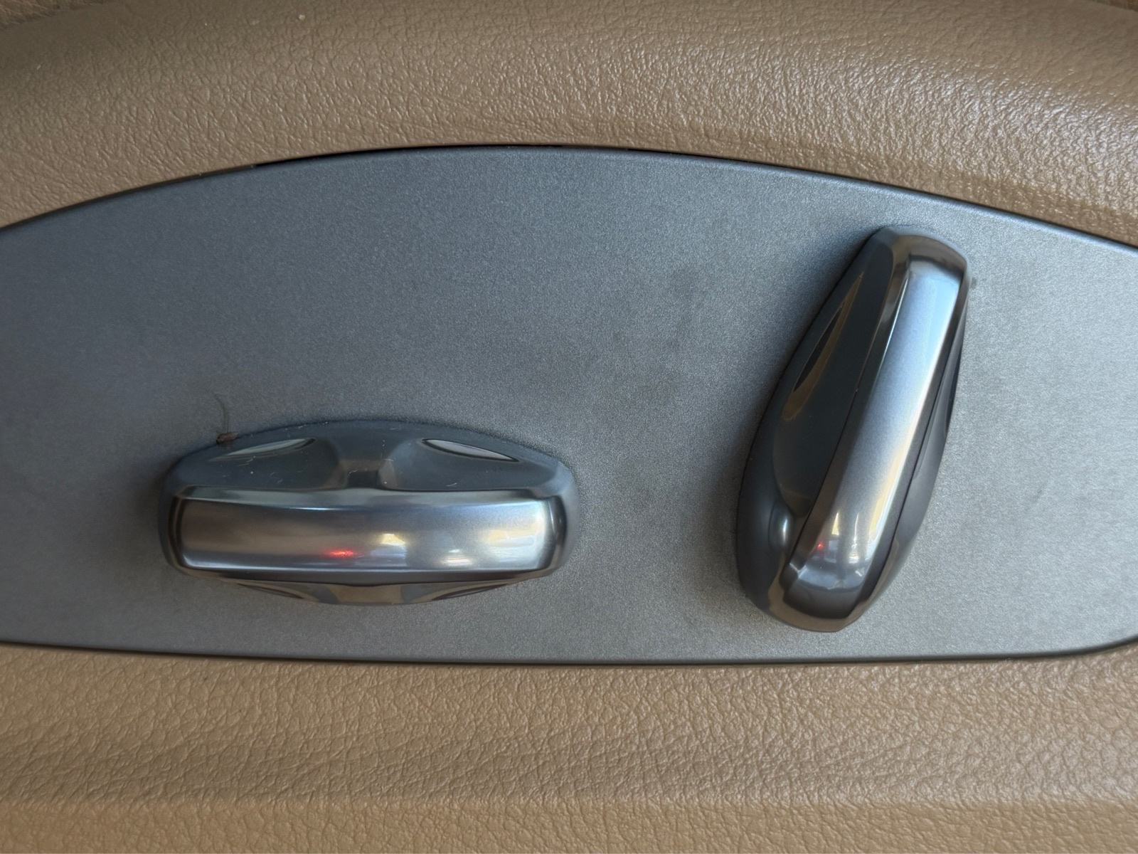 Porsche Macan 2.0 PANORAMA,BOSE,KAMERA,KEYLESS,KOŽA,REG. DO 11/2026!, fotografija 20