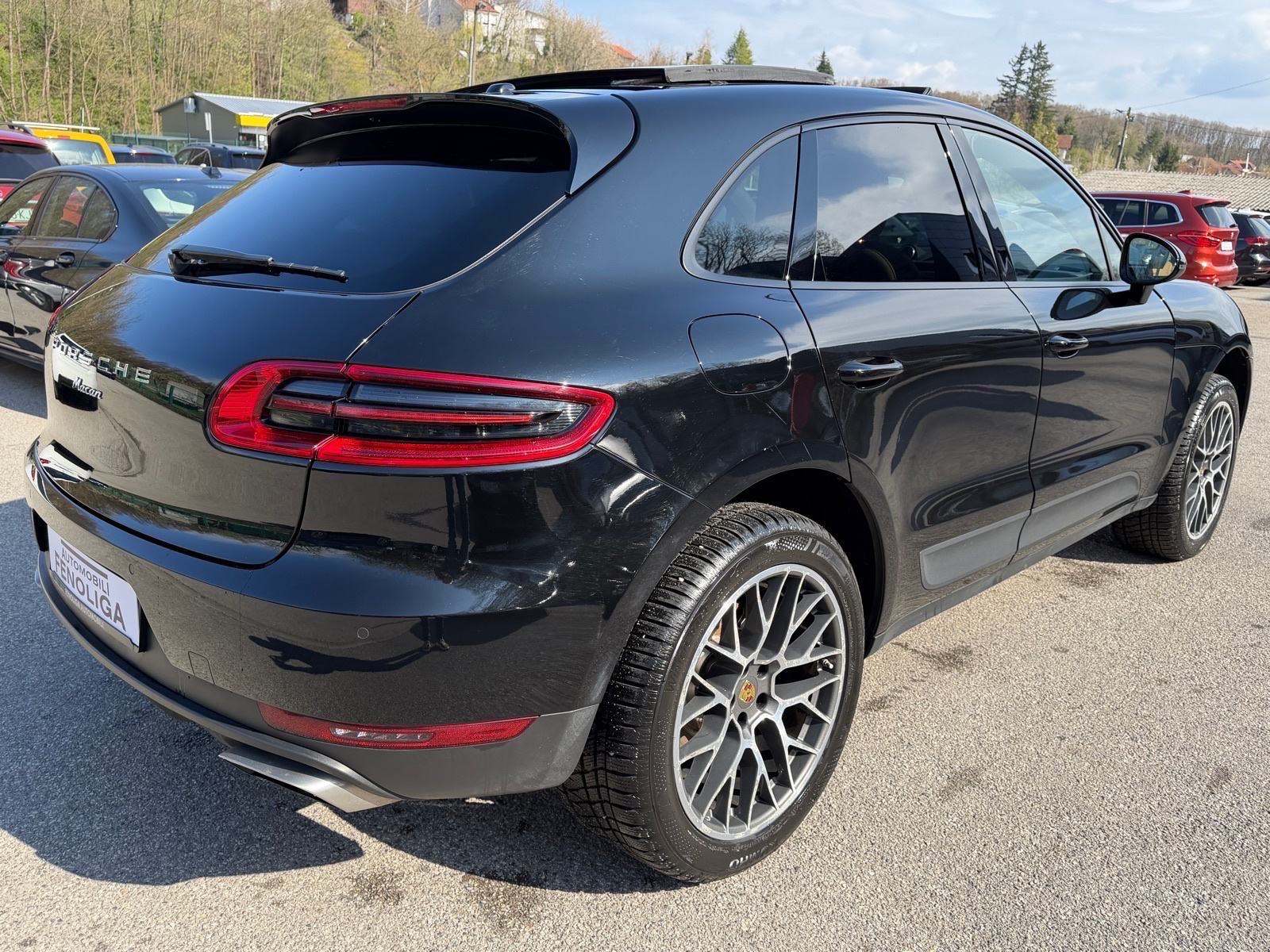 Porsche Macan 2.0 PANORAMA,BOSE,KAMERA,KEYLESS,KOŽA,REG. DO 11/2026!, fotografija 2