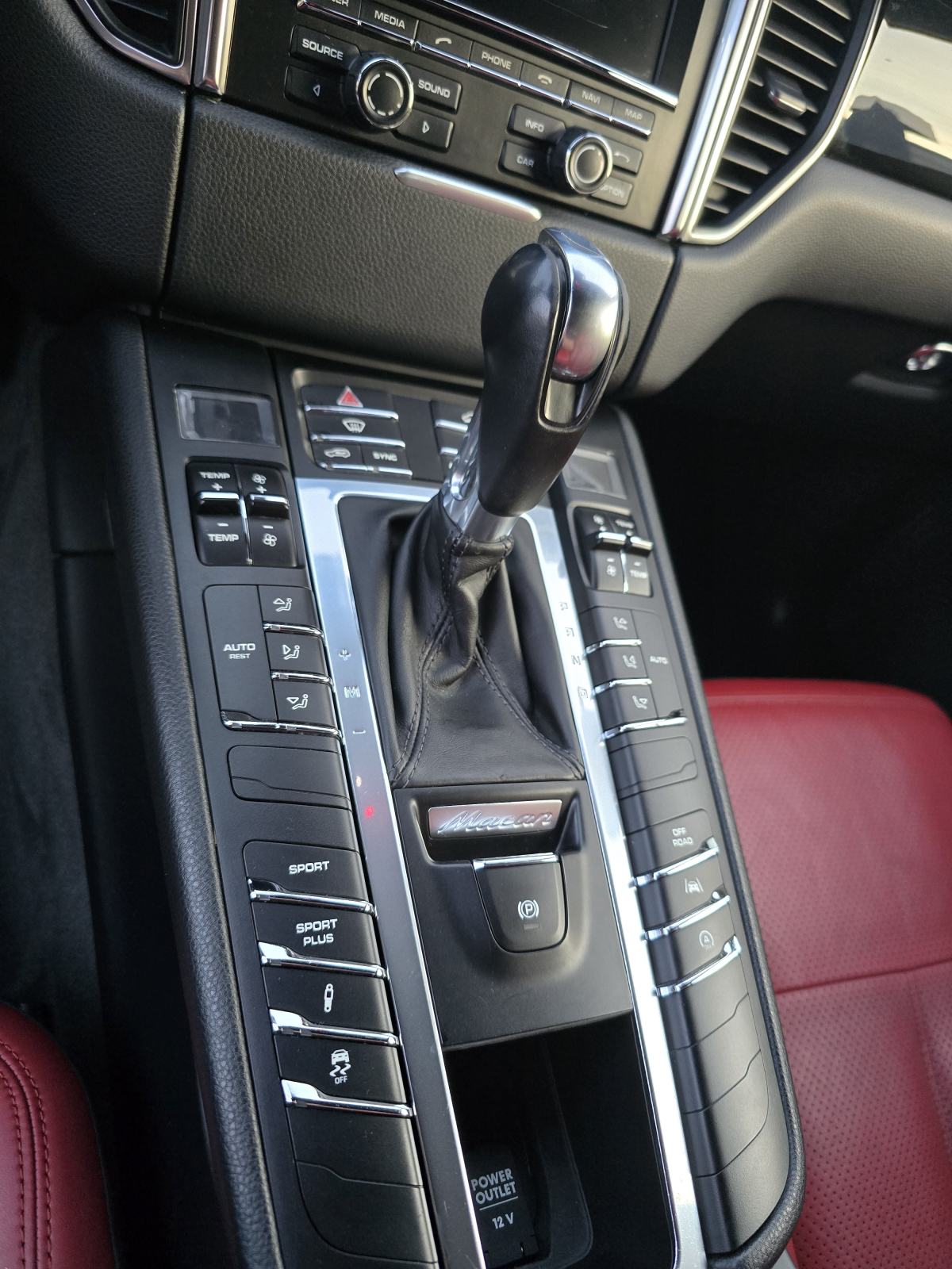 PORSCHE MACAN S 3.0D * 4X4 * ODLIČNO STANJE * CHRONO * 26 999€ *, fotografija 17