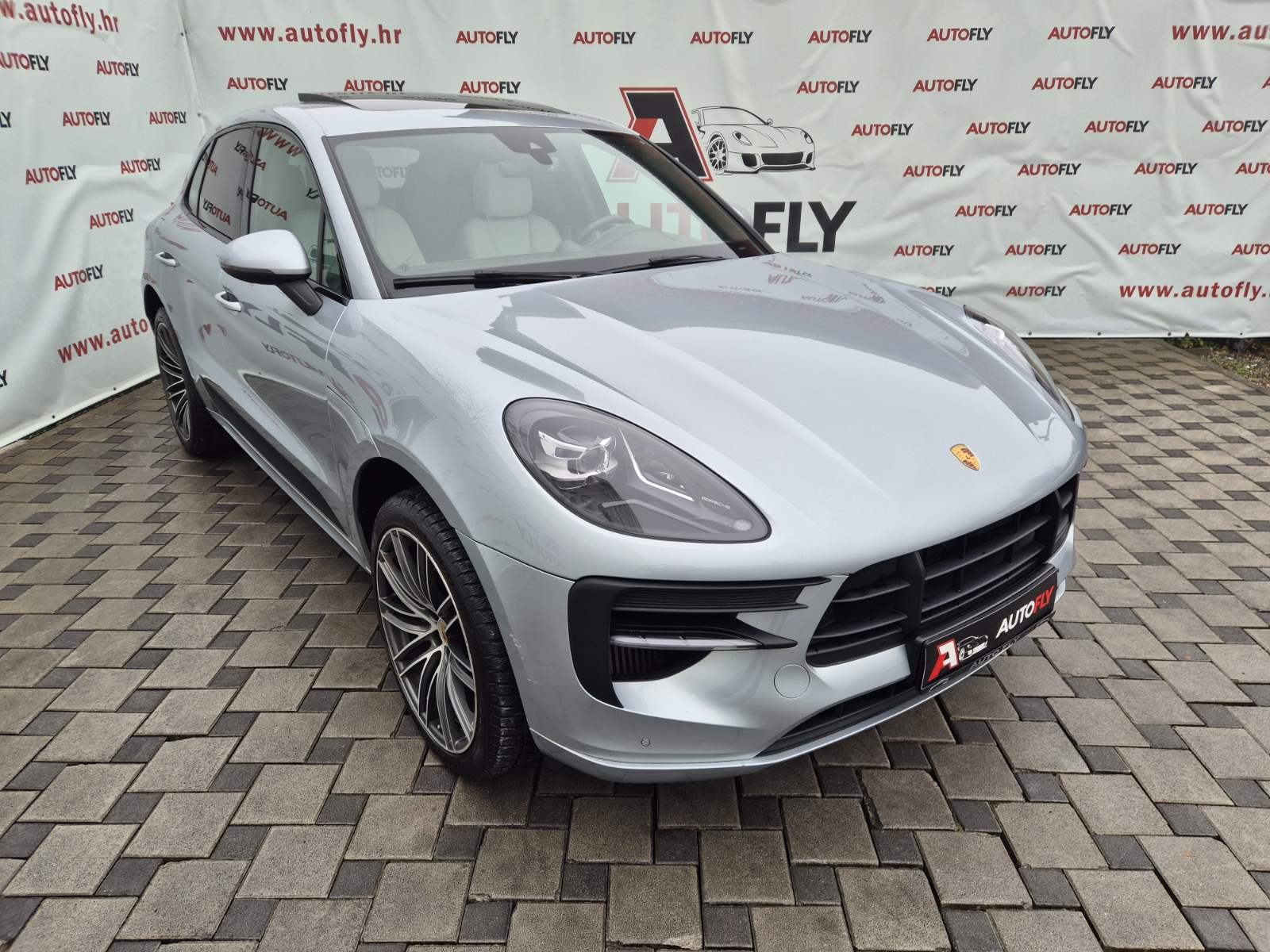 Porsche Macan S 3.0 V6, Chrono, BOSE, Pano, Matrix, Koža, Navi, 20", fotografija 3
