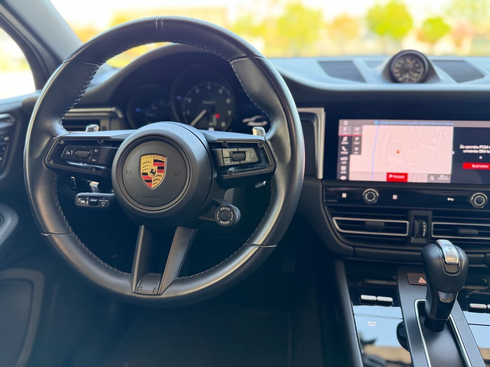 Porsche Macan T 2023 – PDV / Porsche Approved / leasing / TOP stanje, fotografija 15