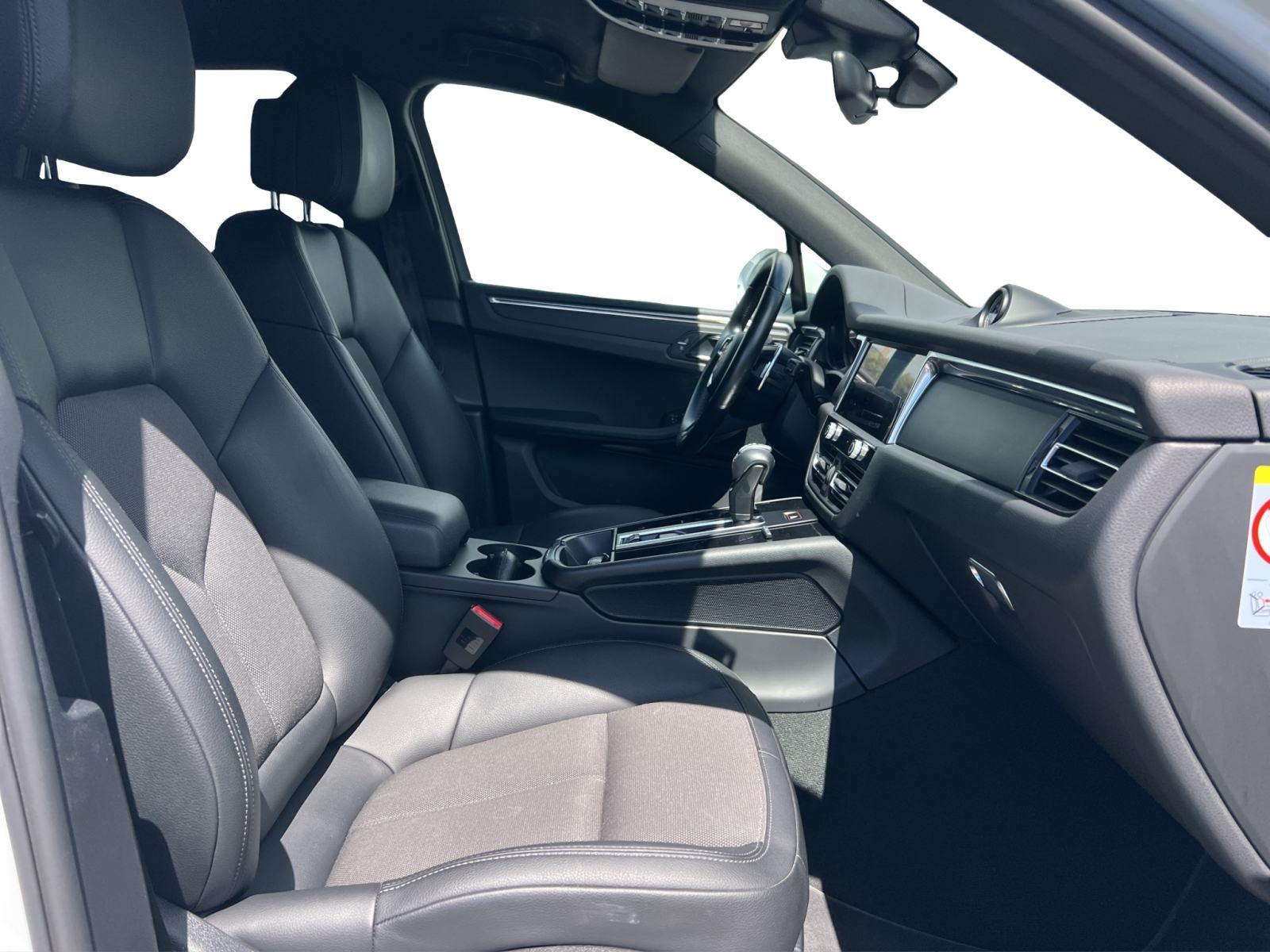 Porsche Macan T, fotografija 14