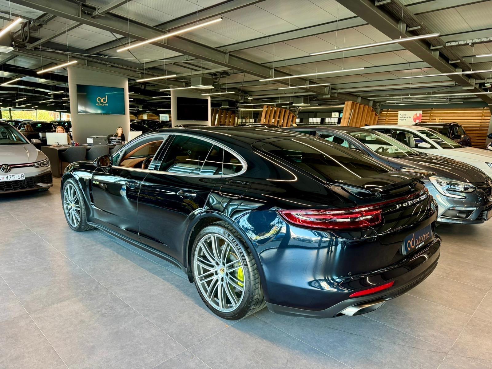 Porsche Panamera 4 PDK E-Hybrid CHRONO • BOSE • KAMERA • BI/XENON, fotografija 5
