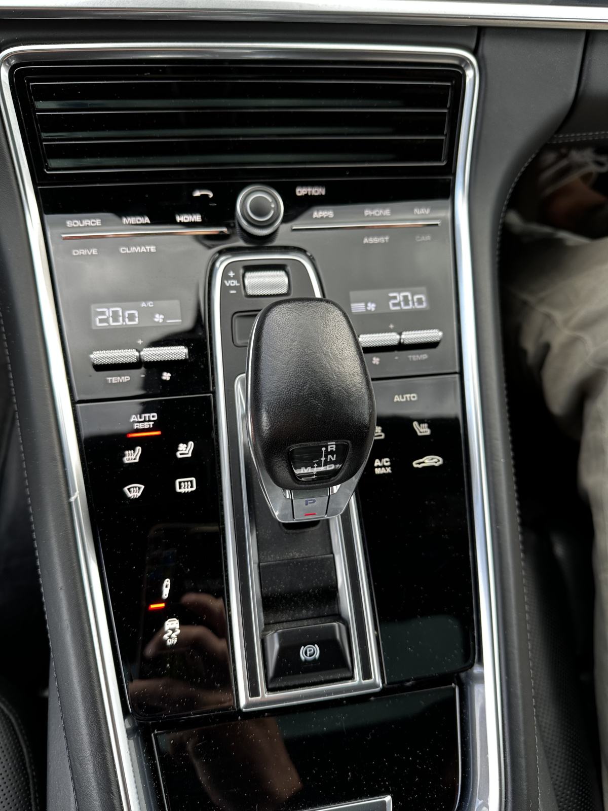 Porsche Panamera 4S diesel 4.0 V8 PDK 422ks, zračni+360+matrix, fotografija 10