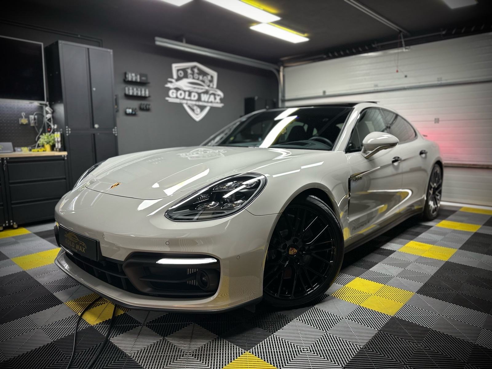 Porsche Panamera 4 E-hybrid PLATINUM EDITION, fotografija 1