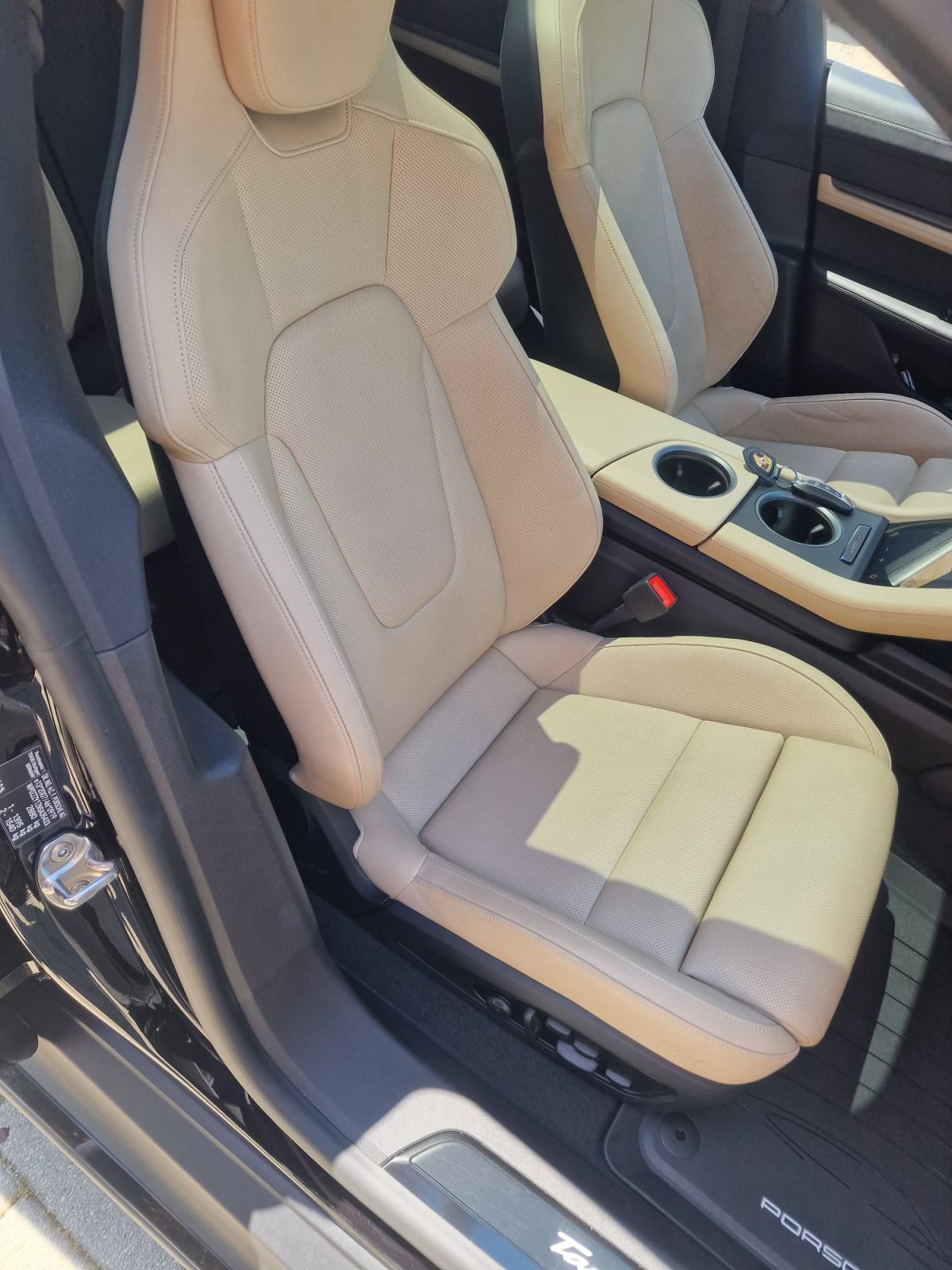 Porsche Taycan 4S, fotografija 16