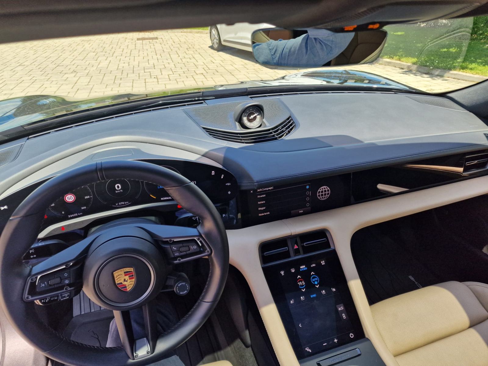 Porsche Taycan 4S, fotografija 20