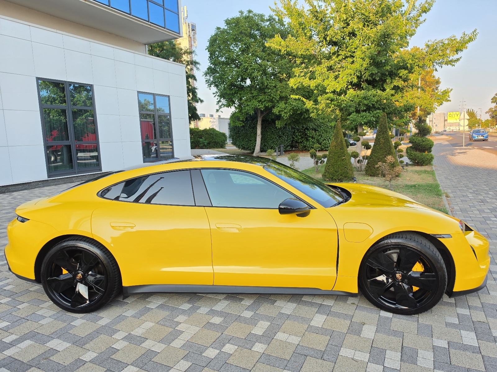 Porsche Taycan **PERFORMANCE**NAVI**PANORAMA**PDV**REG 1 GOD**, fotografija 12