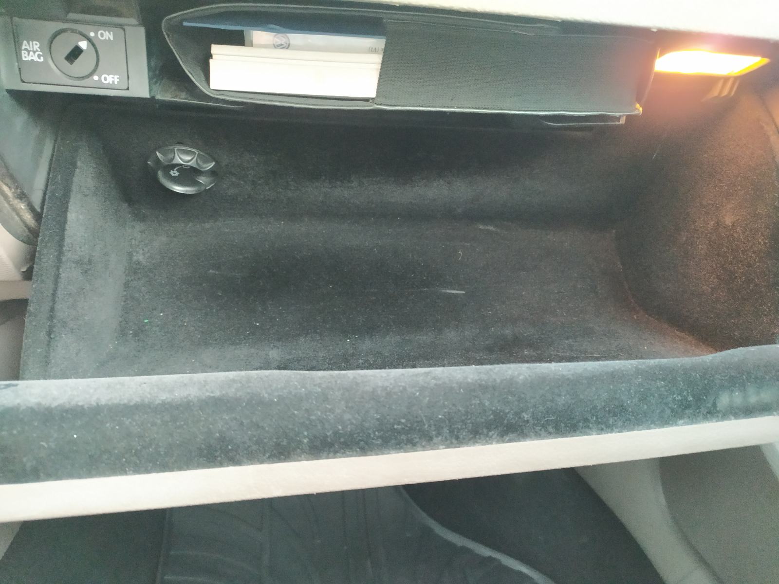 Prodajem bogato opremljenu VW Jettu 1,6 TDI reg. do 03.2027., fotografija 10