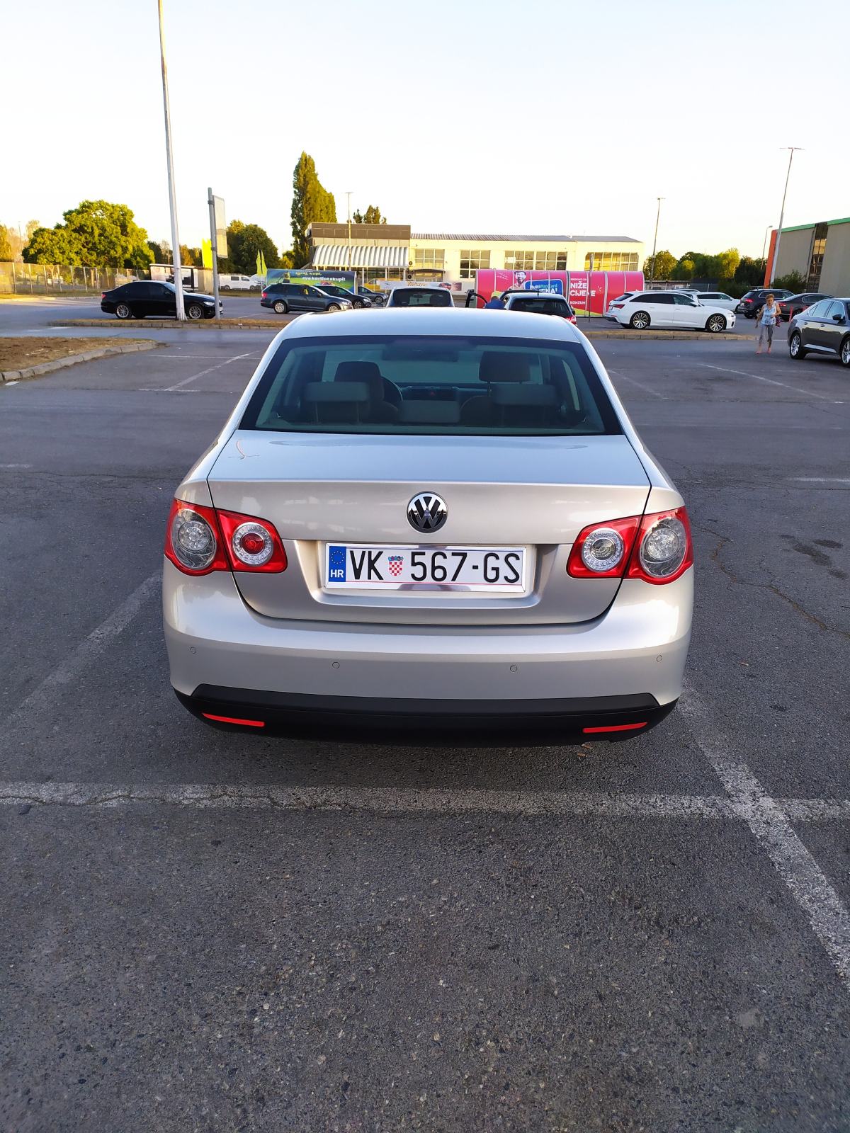 Prodajem bogato opremljenu VW Jettu 1,6 TDI reg. do 03.2027., fotografija 12