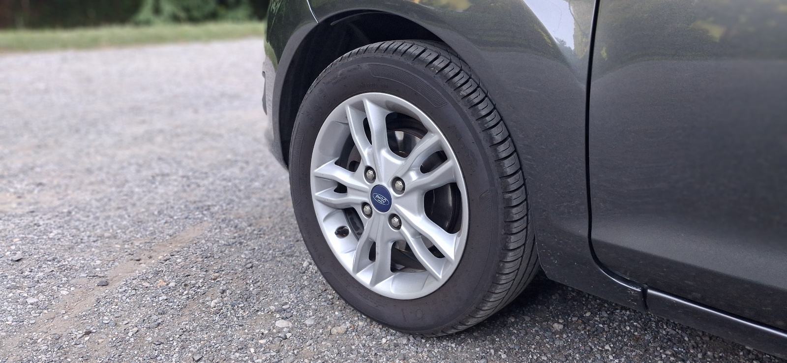 Prodajem Ford Fistu 2016. godište, fotografija 3