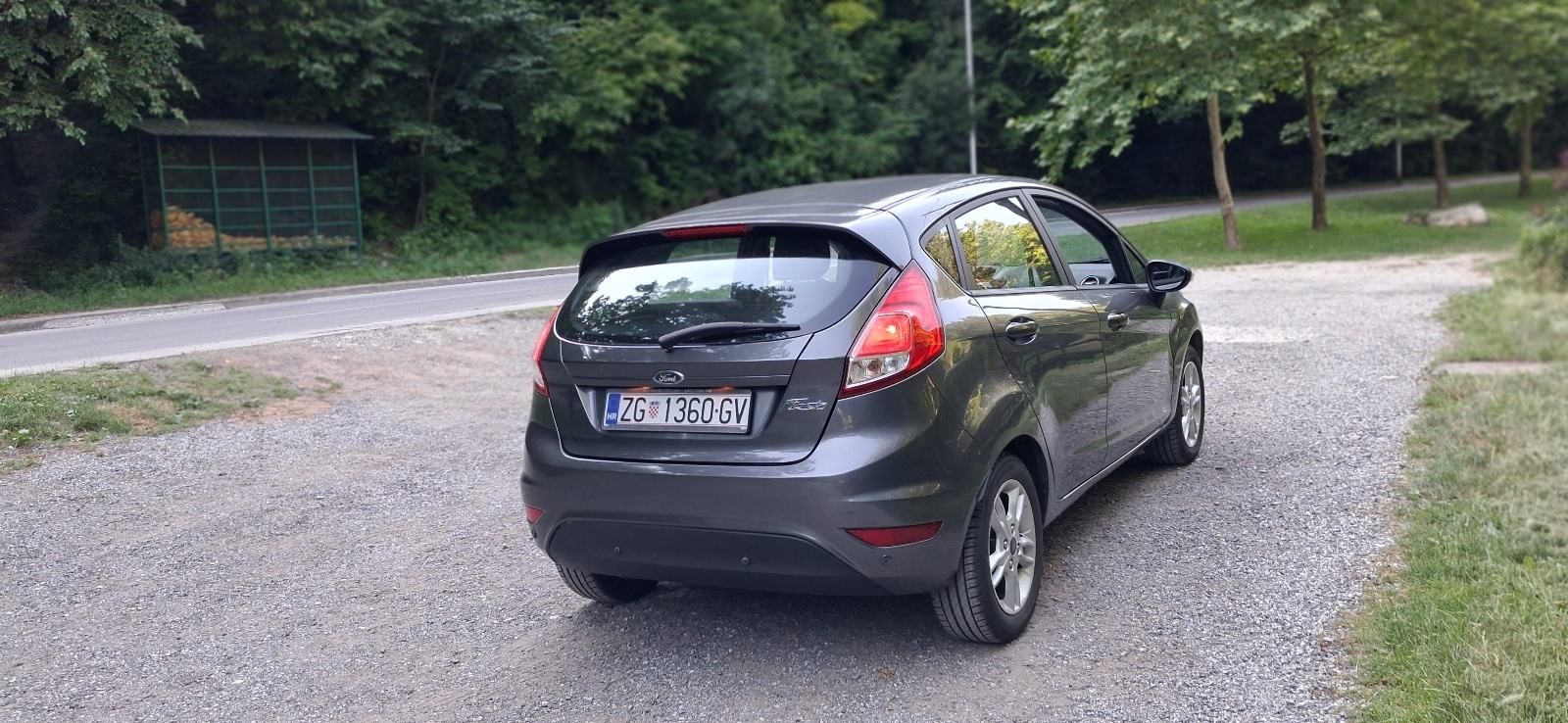 Prodajem Ford Fistu 2016. godište, fotografija 4