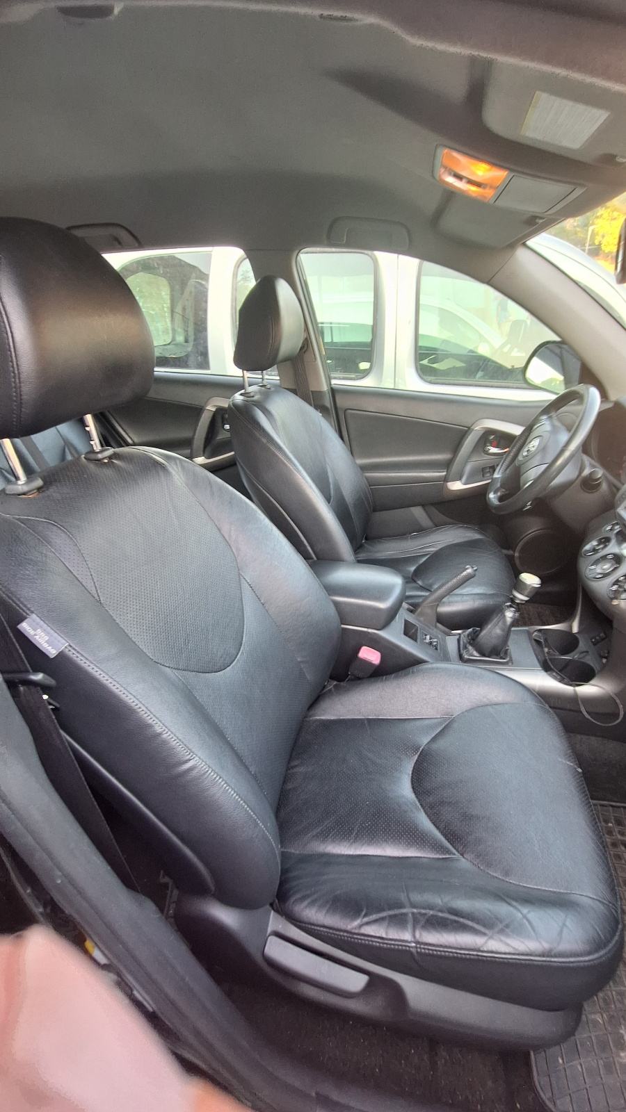 Toyota RAV4 2,2 D-4D, fotografija 2