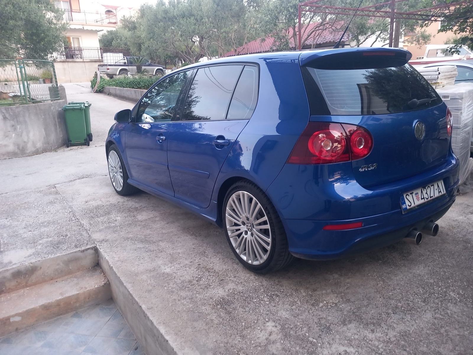 Prodajem VW R32 V6 Golf 5 automatik, pogled izvana - slika 1