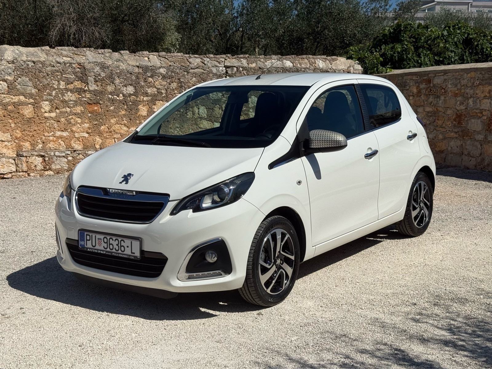 PEUGEOT 108 1.0 Allure *reg. godinu dana/5 vrata/sva oprema*, fotografija 1