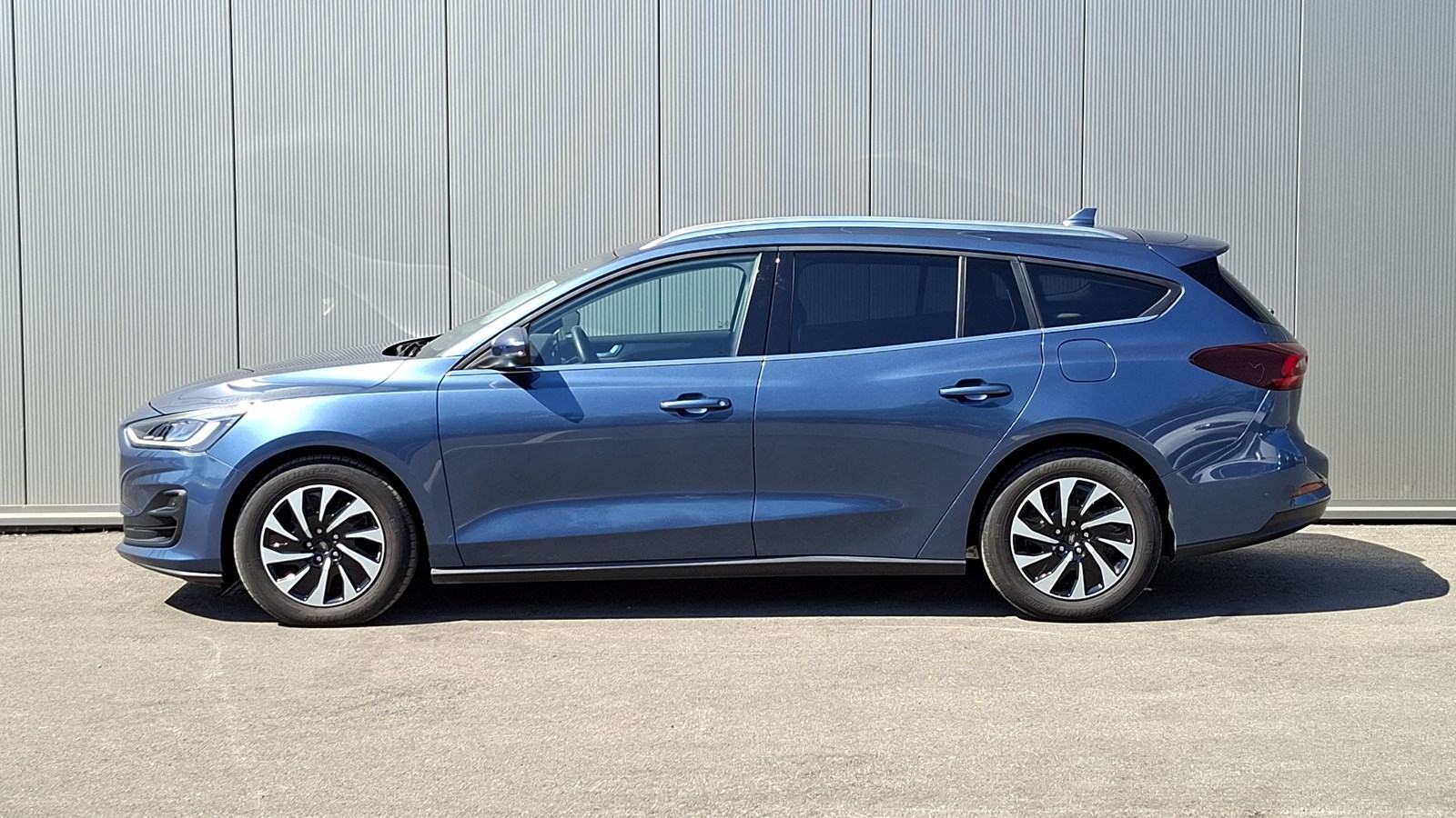 Rabljeno vozilo Ford Focus Karavan 1.5 Ecoblue Automatic, Diesel, fotografija 2
