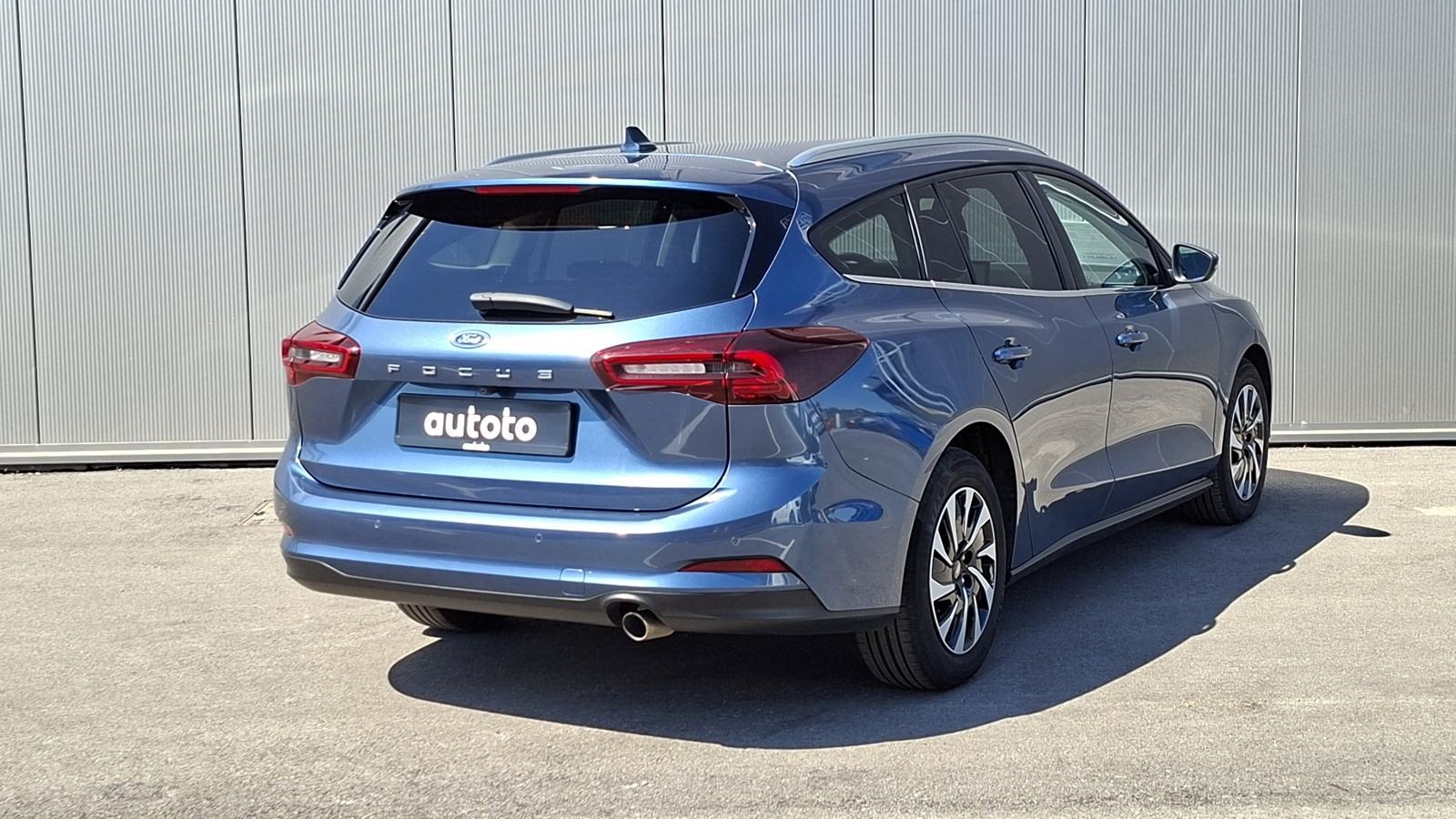 Rabljeno vozilo Ford Focus Karavan 1.5 Ecoblue Automatic, Diesel, fotografija 3