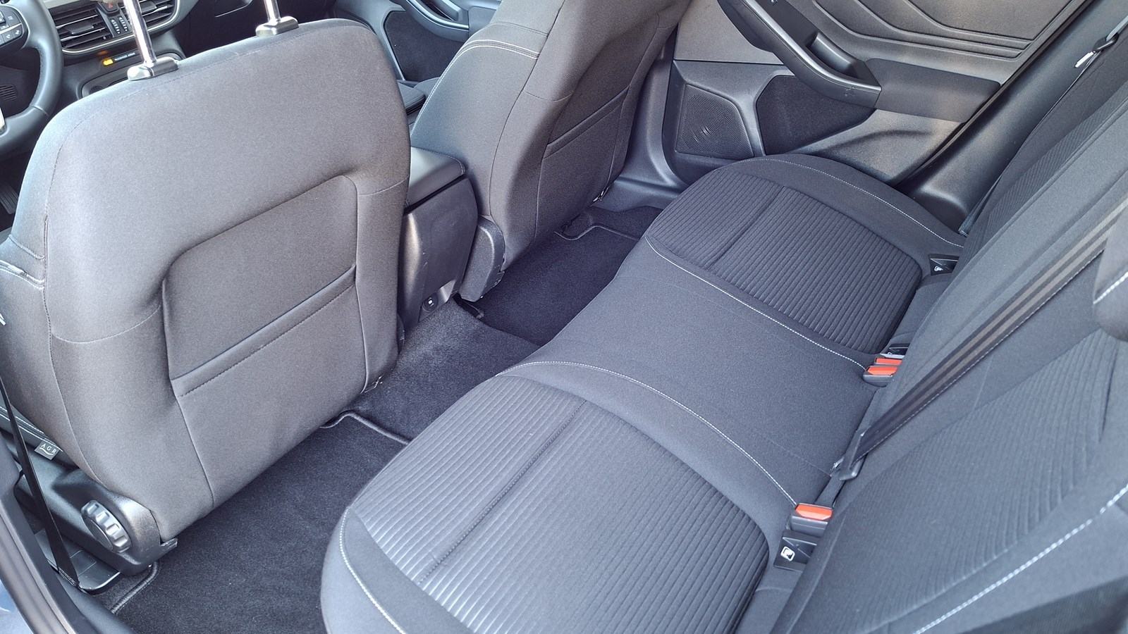 Rabljeno vozilo Ford Focus Karavan 1.5 Ecoblue Automatic, Diesel, fotografija 8