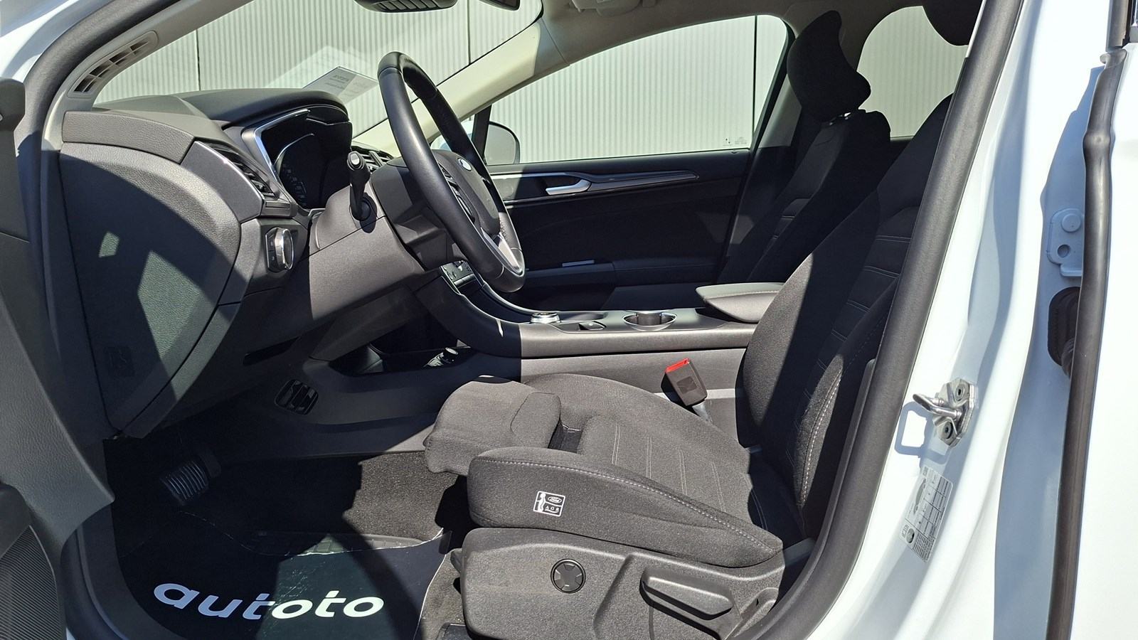 Rabljeno vozilo Ford Mondeo Karavan 2.0 Ecoblue Automatic, Diesel, fotografija 6