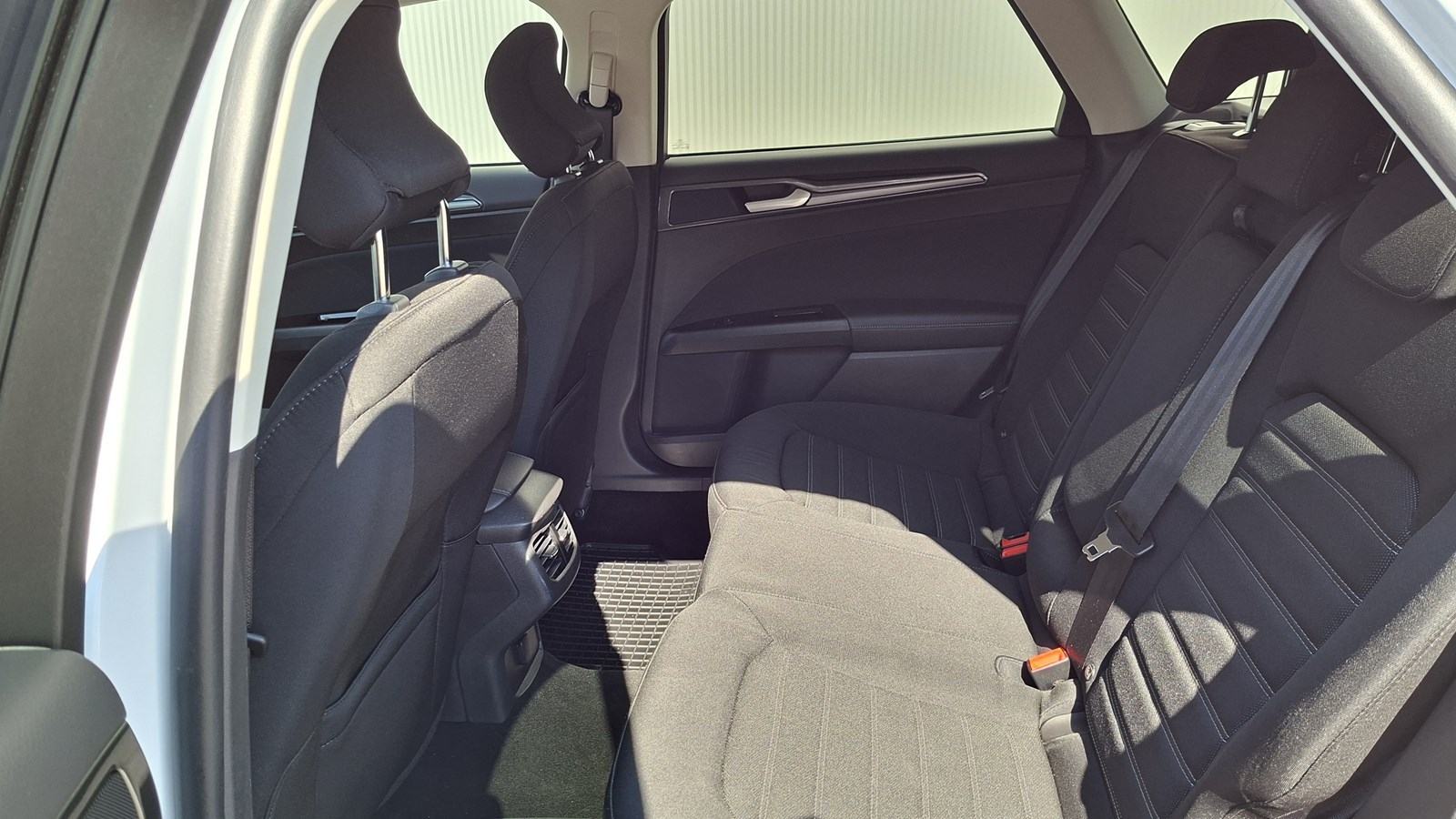 Rabljeno vozilo Ford Mondeo Karavan 2.0 Ecoblue Automatic, Diesel, fotografija 8