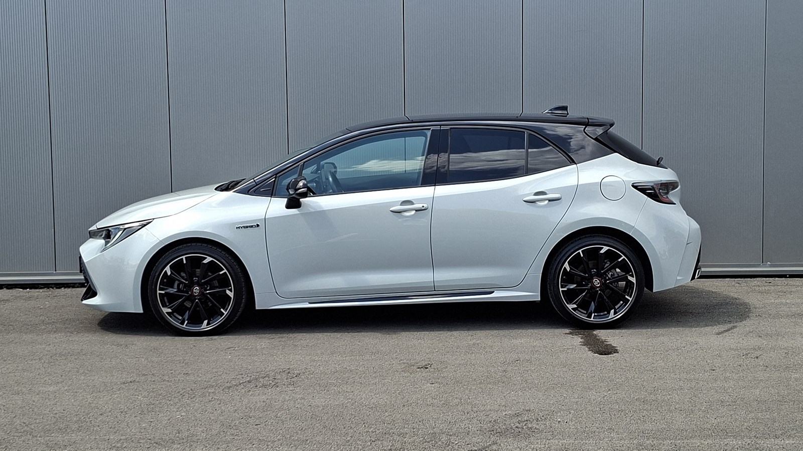 Rabljeno vozilo Toyota Corolla 1.8 Hybrid CVT 122, Benzin, fotografija 2
