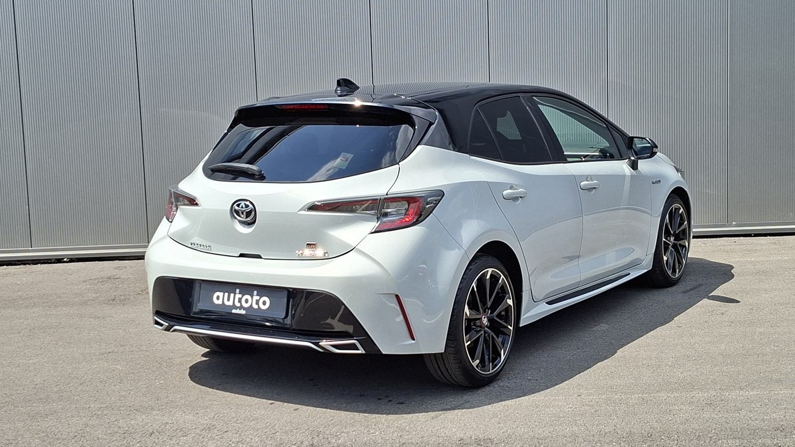 Rabljeno vozilo Toyota Corolla 1.8 Hybrid CVT 122, Benzin, fotografija 3