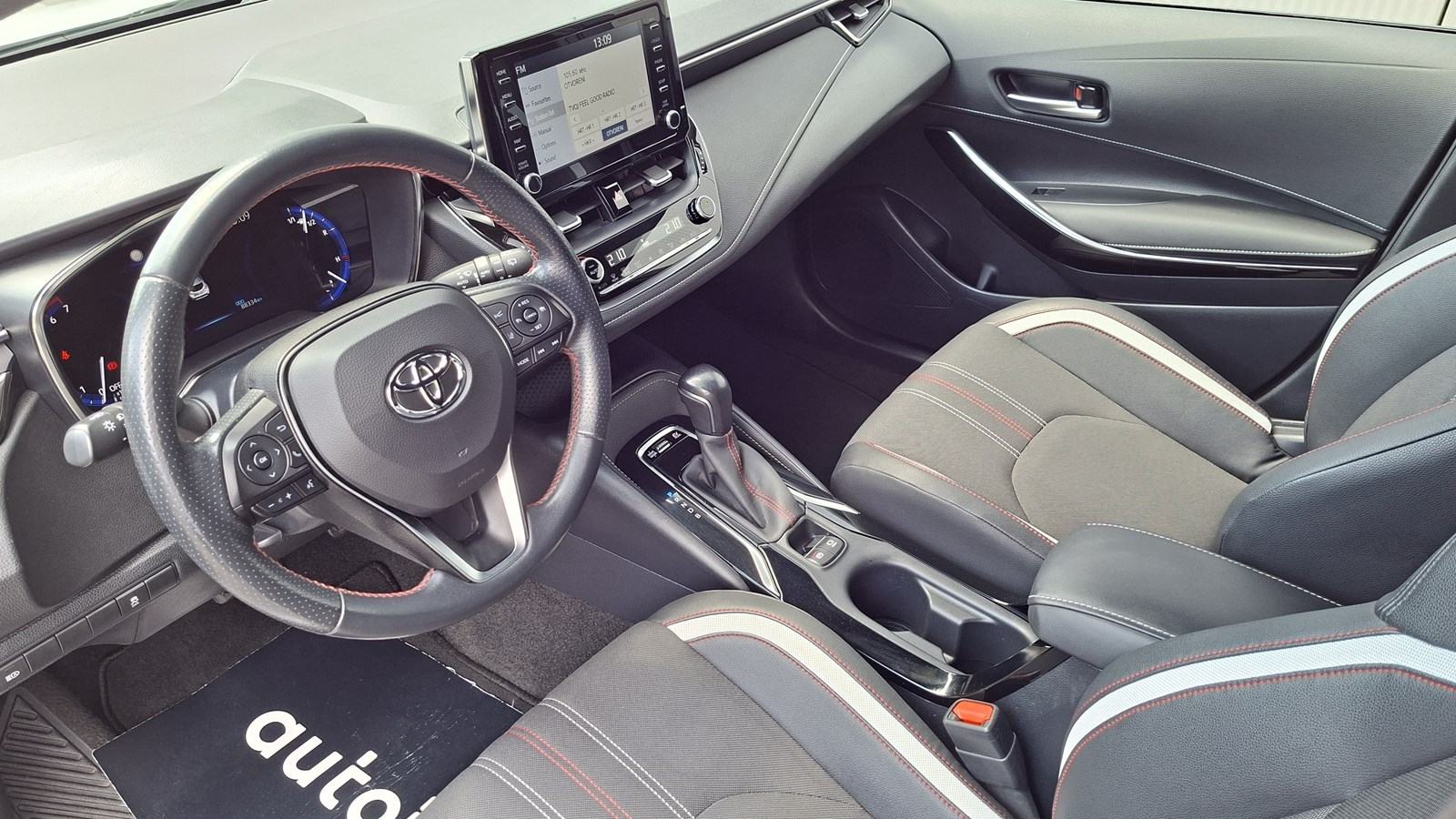 Rabljeno vozilo Toyota Corolla 1.8 Hybrid CVT 122, Benzin, fotografija 5