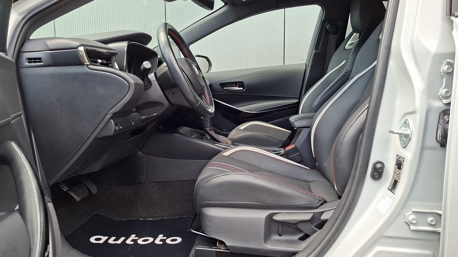 Rabljeno vozilo Toyota Corolla 1.8 Hybrid CVT 122, Benzin, fotografija 6