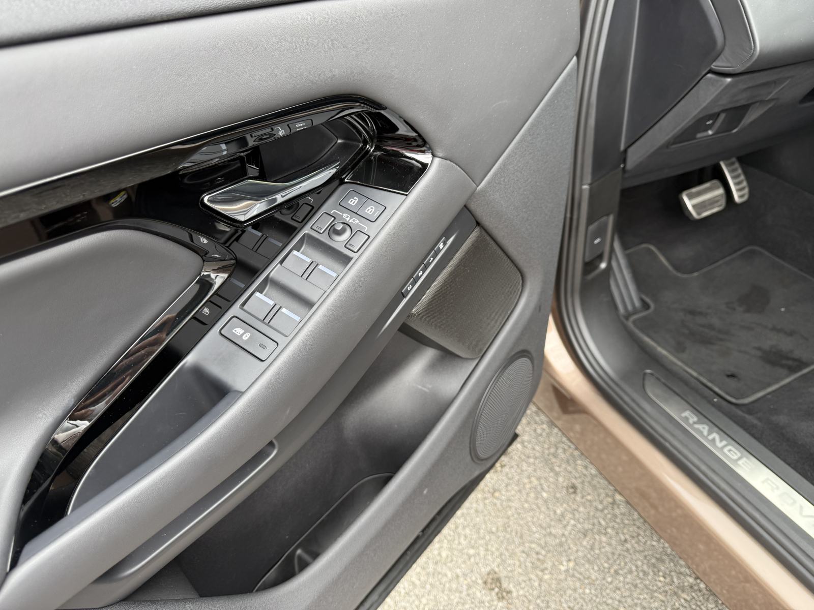 Range Rover Evoque 2.0 D200 Dynamic HSE 4X4, 204ks, 2024.g., fotografija 15