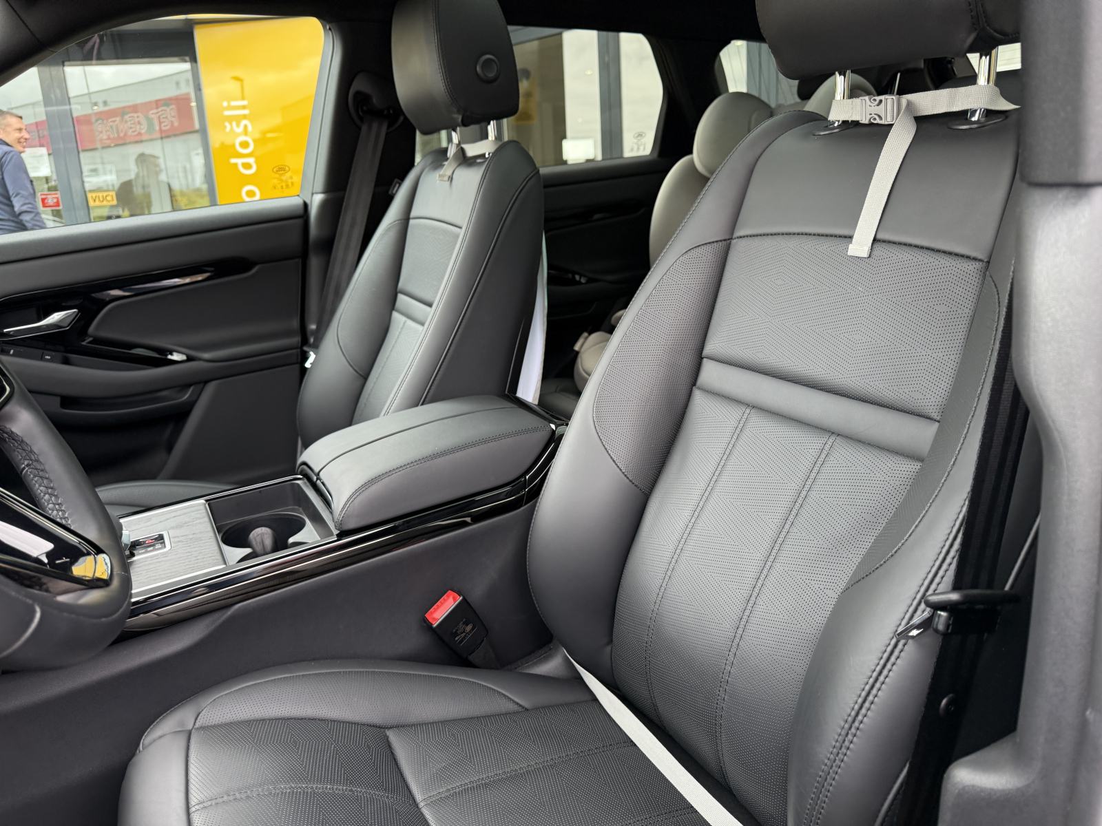 Range Rover Evoque 2.0 D200 Dynamic HSE 4X4, 204ks, 2024.g., fotografija 17