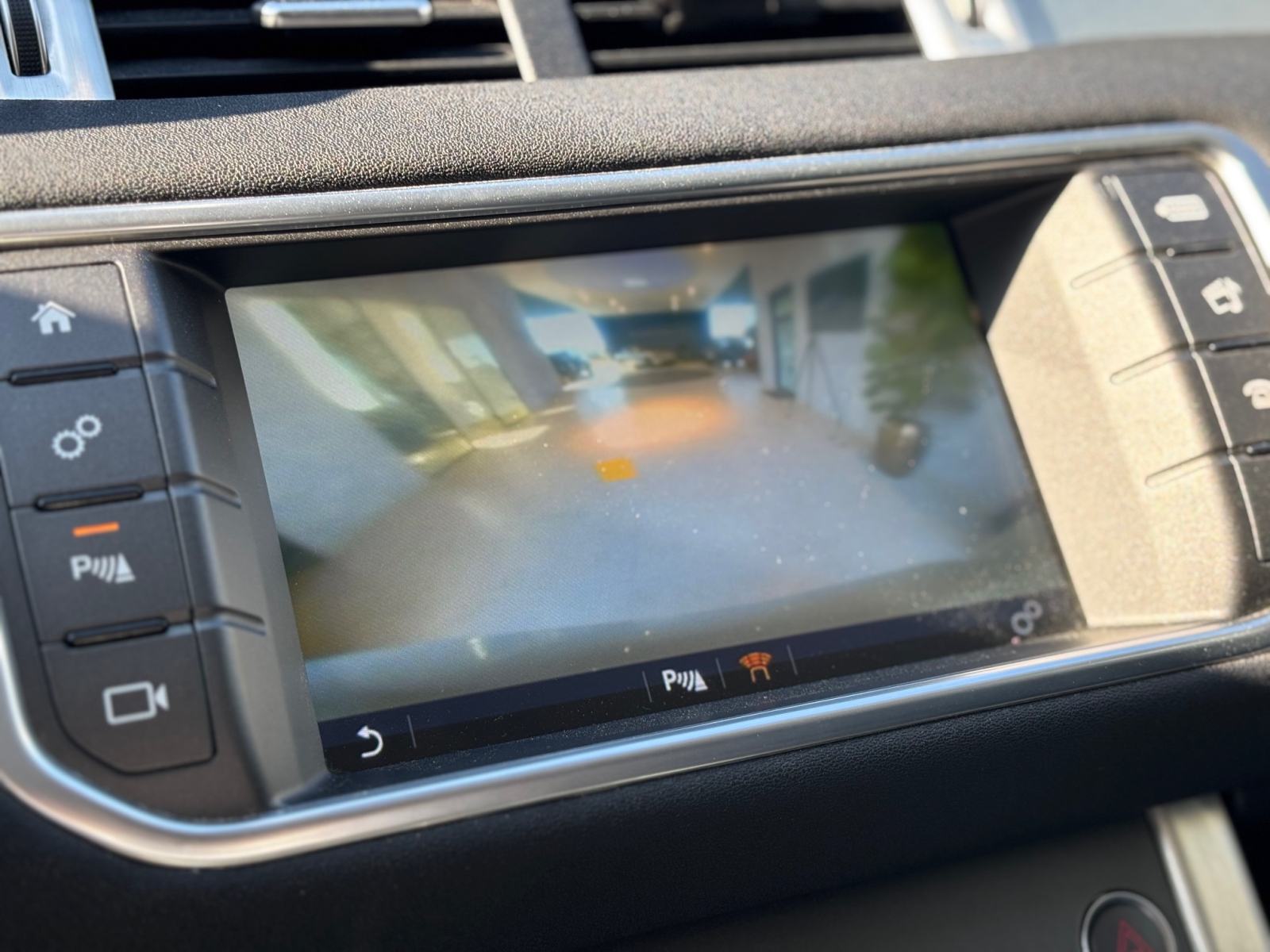 Range Rover Evoque 2.0 TD4 AWD SE Aut. - Bi-Xenon, navi, park. kam, fotografija 14