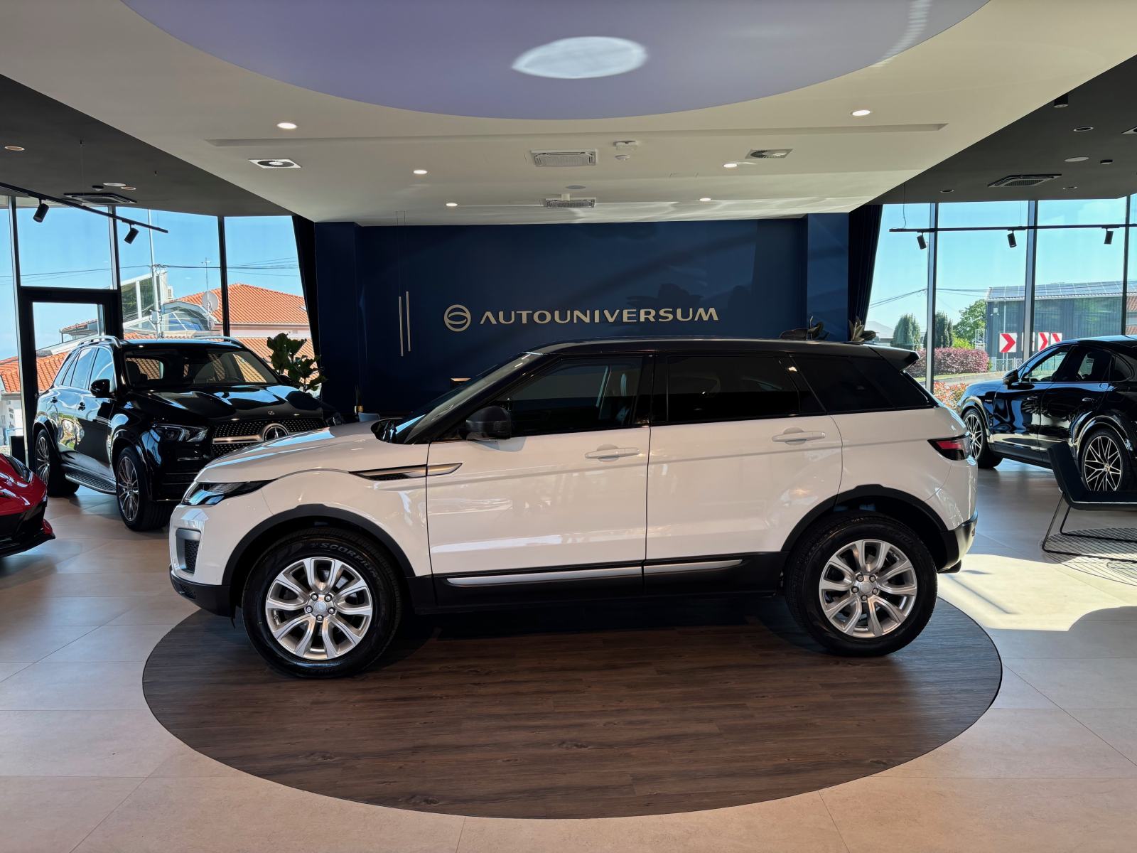 Range Rover Evoque 2.0 TD4 AWD SE Aut. - Bi-Xenon, navi, park. kam, fotografija 5