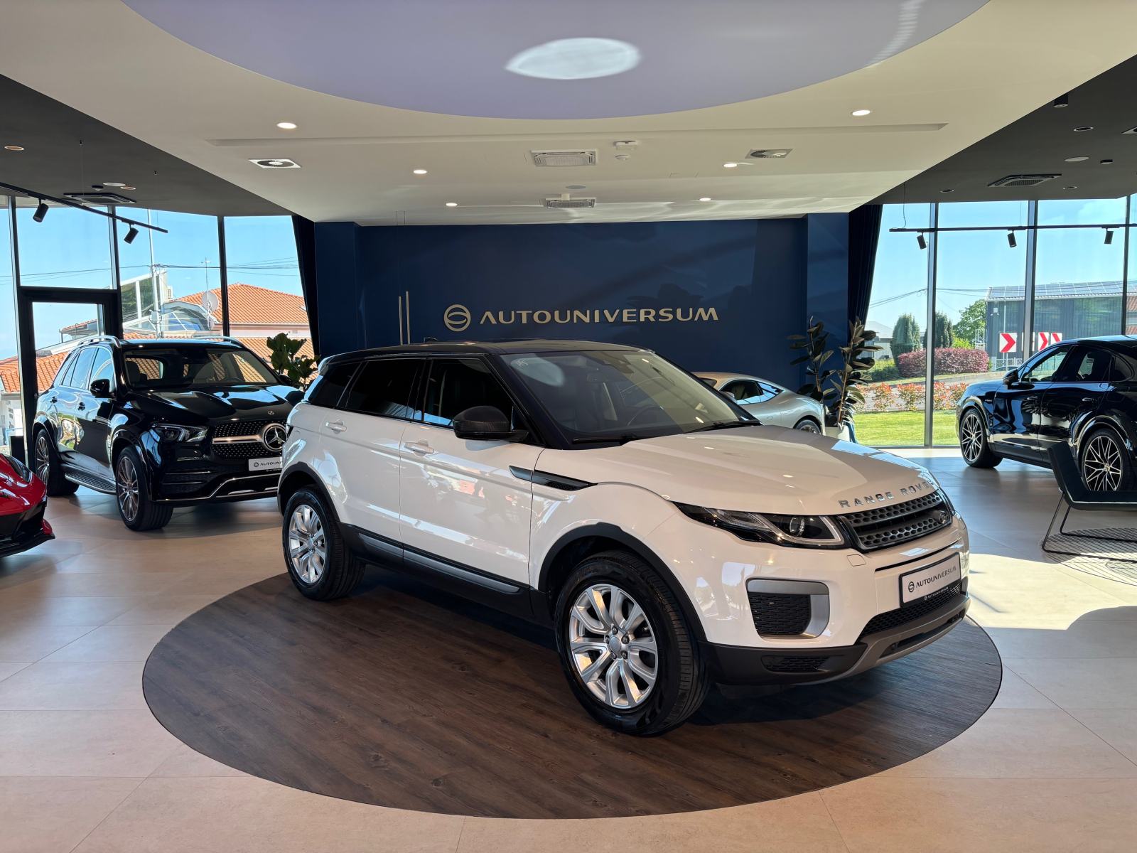 Range Rover Evoque 2.0 TD4 AWD SE Aut. - Bi-Xenon, navi, park. kam, fotografija 2