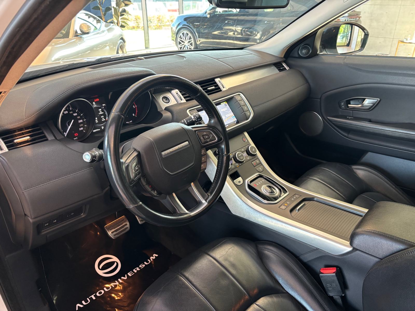 Range Rover Evoque 2.0 TD4 AWD SE Aut. - Bi-Xenon, navi, park. kam, fotografija 7