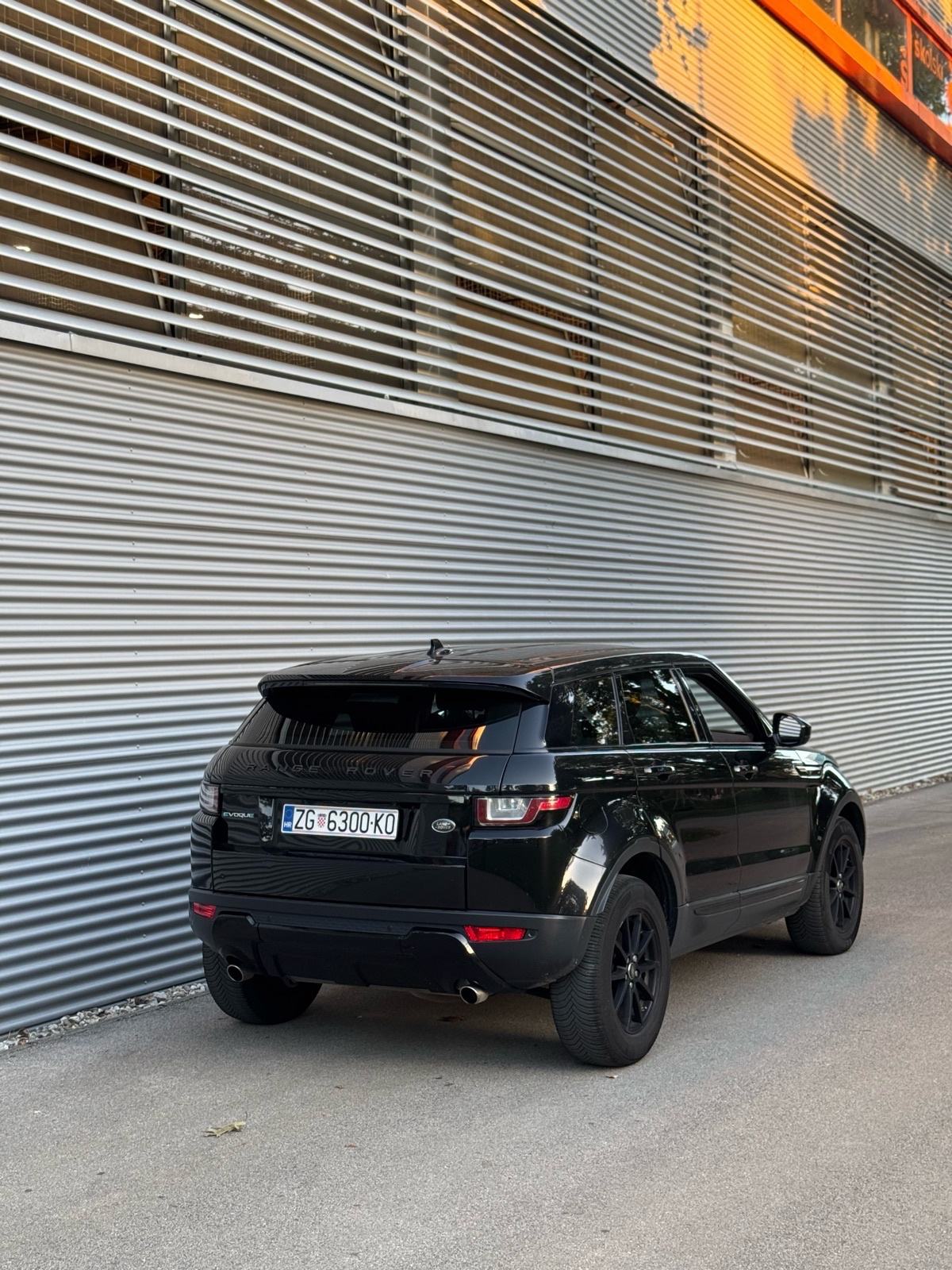 Range Rover Evoque ***BLACK EDITION***, fotografija 4