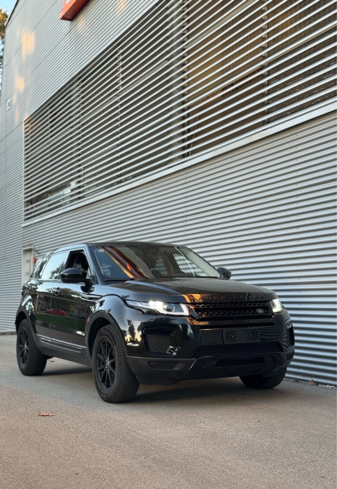 Range Rover Evoque ***BLACK EDITION***, fotografija 1