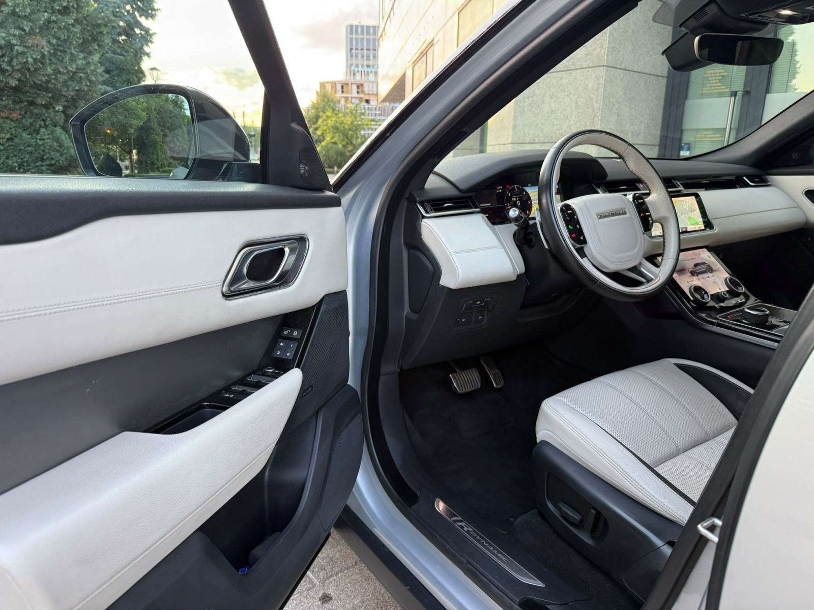RANGE ROVER VELAR 2.0 - 2018 GOD - FULL OPREMA - TOP - U PDVU!, fotografija 13