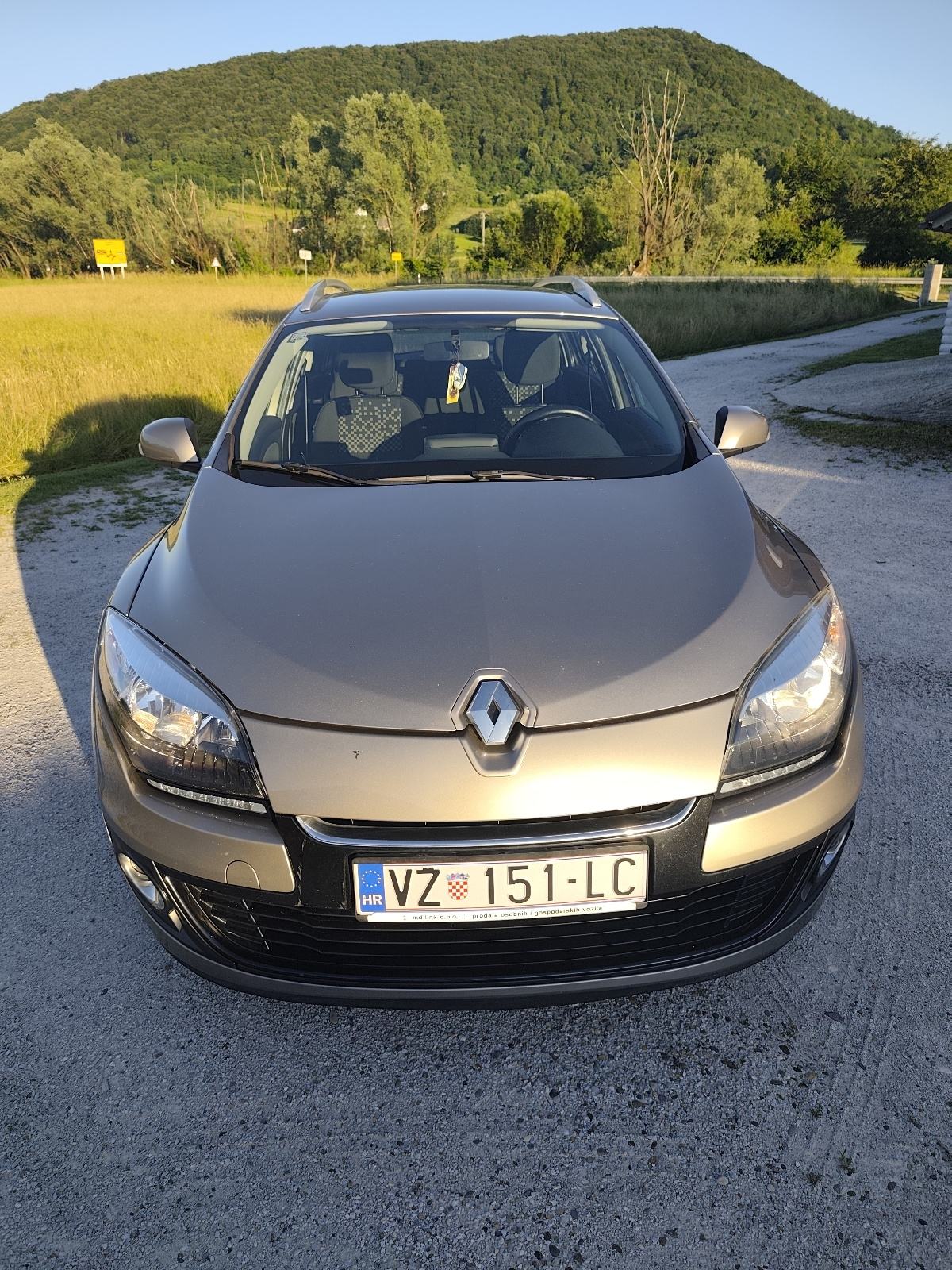 REGISTRIRAN Renault Megane Grandtour 1,5 dCi - 2013. godište, fotografija 4