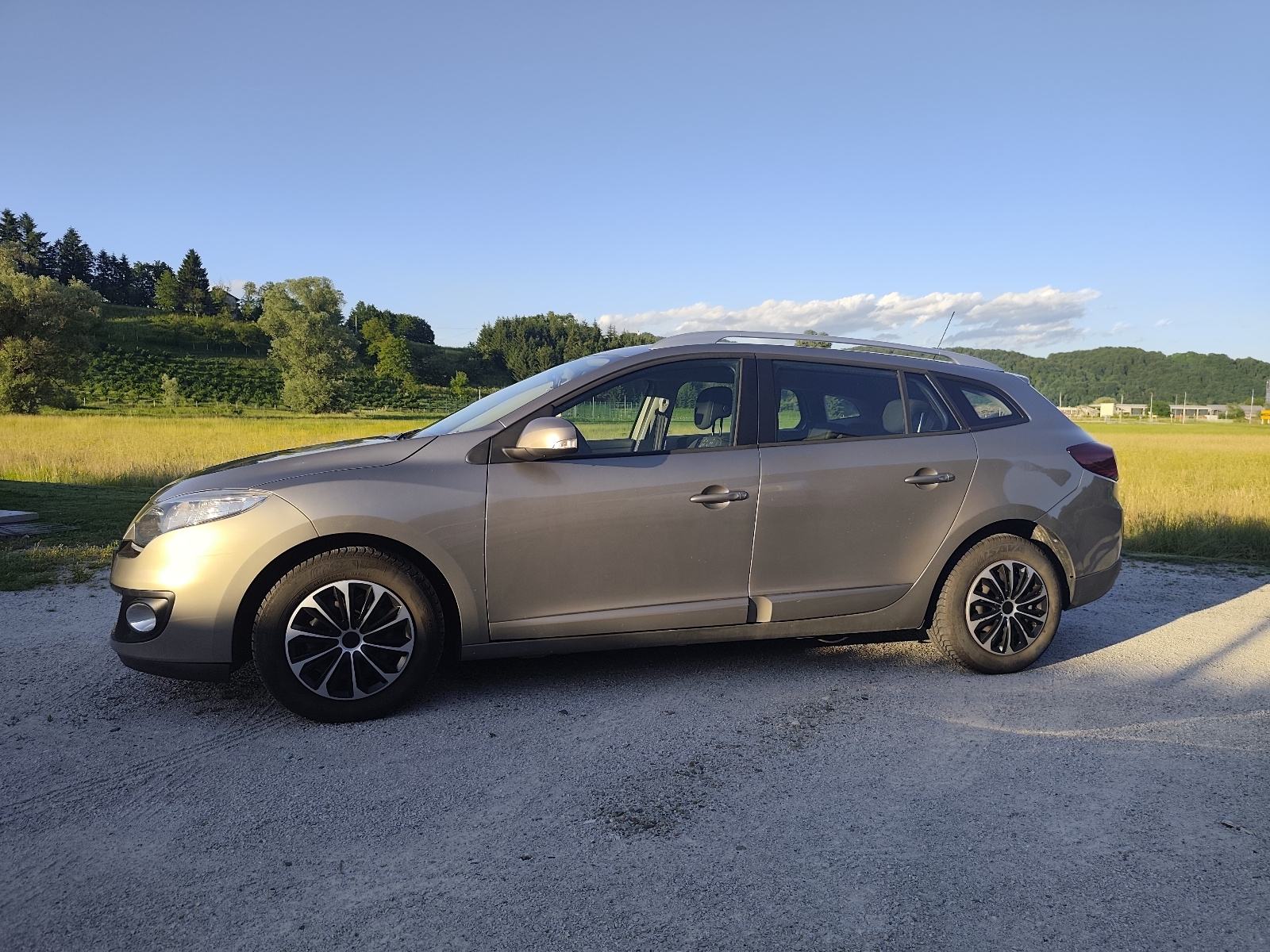 REGISTRIRAN Renault Megane Grandtour 1,5 dCi - 2013. godište, fotografija 3