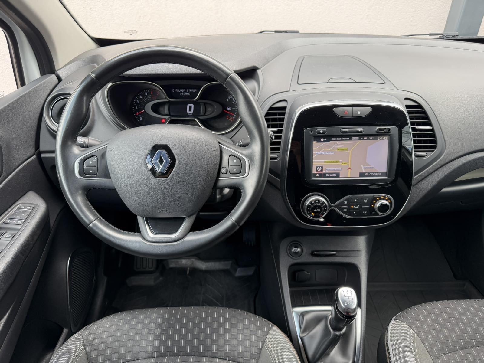 RENAULT CAPTUR TCe 90 (AUT. KLIMA,LED,NAVI,SERVISNA,HR auto…), fotografija 17