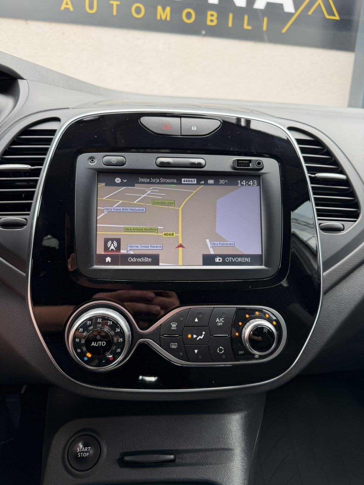 RENAULT CAPTUR TCe 90 (AUT. KLIMA,LED,NAVI,SERVISNA,HR auto…), fotografija 20