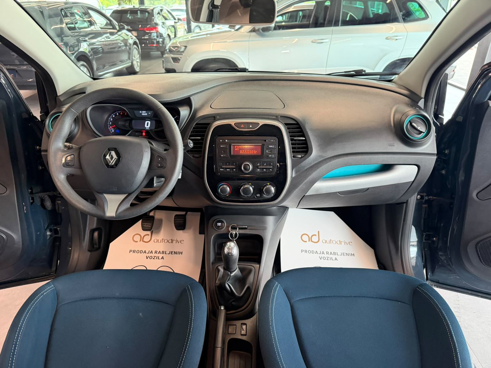Renault Captur 0.9 TCe TEMPOMAT • ALU 16" • SERVISNA • AUTOKREDIT, fotografija 15